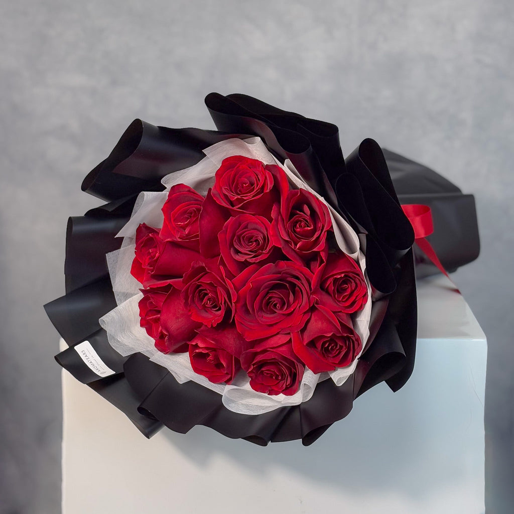 Classic Round Fresh Rose Bouquet - Aromatears flower Fresh Roses